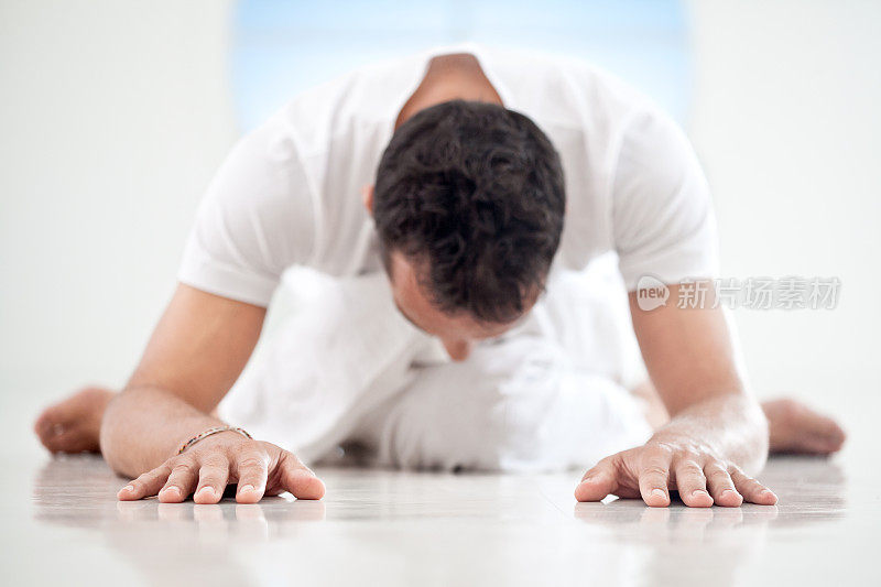 瑜伽:Balasana (Yogasana)